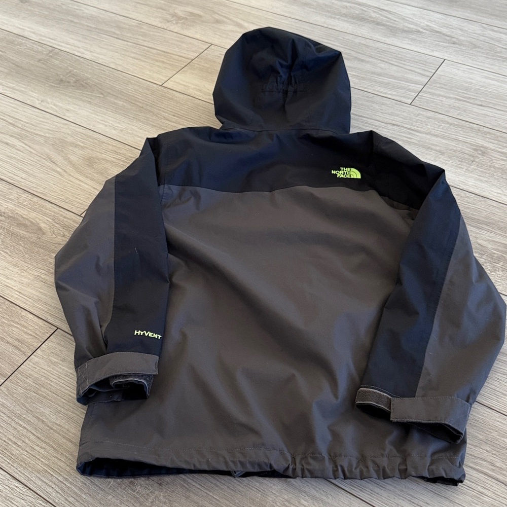 The North Face Kids' HyVent Black and Gray Raincoat with Green Lining Medium - Picture 10 of 11